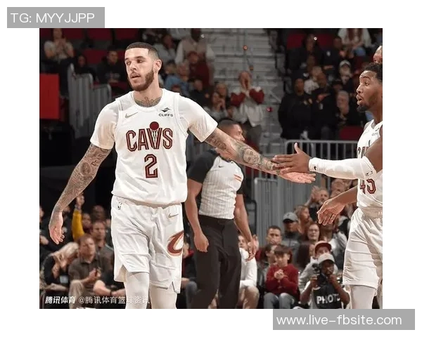 米切尔称赞朗佐组织能力提升三分球进步助力队友得分